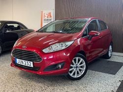 Röd Begagnad 2016 Ford Fiesta Titanium Halvkombi | 79 900 kr (Marknadspris)