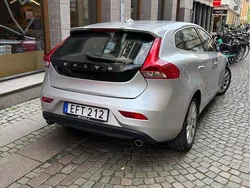 Silver Begagnad 2014 Volvo V40 Momentum Kombi | 139 900 kr (Marknadspris)