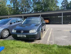 Grå Begagnad 2001 VW Golf IV Highline Kombi | 10 000 kr (Superpris)