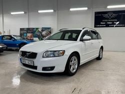 Vit Begagnad 2010 Volvo V50 Momentum Kombi | 45 000 kr (Marknadspris)