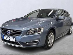 Ljusblå Begagnad 2017 Volvo V60 Standard Kombi | 194 800 kr (Dyr)