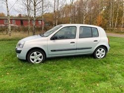 Begagnad 2004 Renault Clio II Halvkombi | 28 000 kr (Marknadspris)