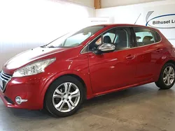 Mörkröd Begagnad 2015 Peugeot 208 Allure Halvkombi | 75 000 kr (Bra pris)