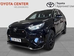Svart Begagnad 2025 Toyota RAV4 Hybrid Sport SUV | 609 900 kr (Lite dyr)