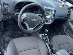 Röd Begagnad 2011 Hyundai i30 Halvkombi | 30 000 kr (Marknadspris)