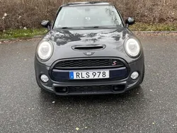 Grå Begagnad 2017 Mini Cooper S Chili Halvkombi | 159 900 kr (Superpris)