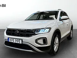 Grå Begagnad 2022 VW T-Roc Life SUV | 264 900 kr (Marknadspris)