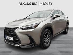 Ljusgrå Begagnad 2023 Lexus NX350h Business Edition SUV | 469 000 kr (Marknadspris)