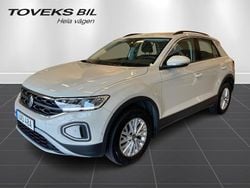 Grå (ascot grey) Begagnad 2023 VW T-Roc Life SUV | 259 900 kr (Marknadspris)