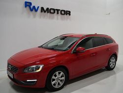 Röd Begagnad 2014 Volvo V60 Momentum Kombi | 134 900 kr (Marknadspris)