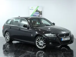 Svart Begagnad 2011 BMW 330 Comfort Edition Kombi | 119 900 kr (Marknadspris)