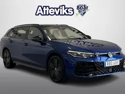 Blå Begagnad 2024 VW Passat R-line Kombi | 499 000 kr