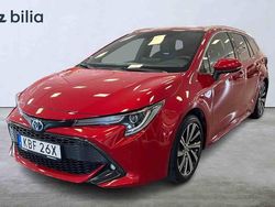 Röd Begagnad 2022 Toyota Corolla Kombi | 269 900 kr