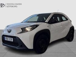 Vit Begagnad 2022 Toyota Aygo Play Halvkombi | 164 900 kr (Marknadspris)