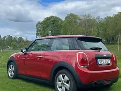 Röd Begagnad 2014 Mini ONE Halvkombi | 83 900 kr (Marknadspris)