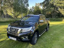 Svart Begagnad 2016 Nissan Navara Tekna Pickup | 172 000 kr (Marknadspris)