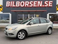 Grå Begagnad 2009 Ford Focus Titanium Halvkombi | 42 000 kr (Marknadspris)