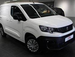 Svart (vit banquise) Begagnad 2022 Peugeot Partner Van | 274 875 kr