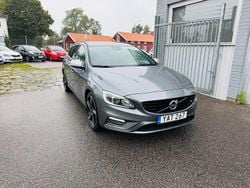 Grå Begagnad 2015 Volvo V60 R-Design Kombi | 179 900 kr (Lite dyr)