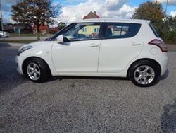 Vit Begagnad 2011 Suzuki Swift Halvkombi | 50 000 kr (Marknadspris)