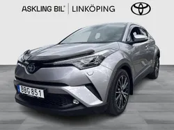 Mörkgrå Begagnad 2019 Toyota C-HR Executive SUV | 229 000 kr (Marknadspris)