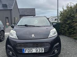 Svart Begagnad 2012 Peugeot 107 Halvkombi | 36 000 kr (Marknadspris)