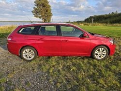 Röd Begagnad 2015 Peugeot 308 Active Kombi | 69 500 kr (Bra pris)