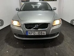 Silver Begagnad 2009 Volvo S40 Kinetic Sedan | 59 000 kr (Marknadspris)