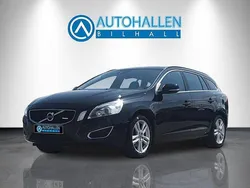 Svart Begagnad 2012 Volvo V60 Momentum Kombi | 92 400 kr (Marknadspris)