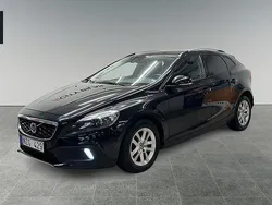Svart Begagnad 2013 Volvo V40 CC Momentum Kombi | 139 900 kr (Marknadspris)