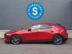 Röd (rödmetallic) Begagnad 2019 Mazda 3 Cosmo Halvkombi | 249 000 kr (Marknadspris)