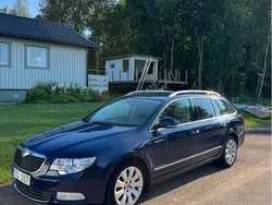 Blå Begagnad 2011 Skoda Superb Elegance Kombi | 44 500 kr (Marknadspris)