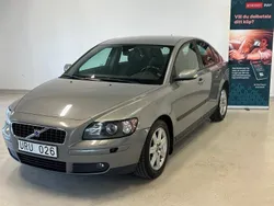 Grå Begagnad 2004 Volvo S40 Sedan | 46 800 kr (Marknadspris)