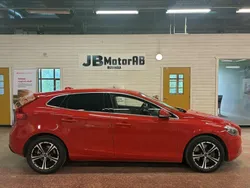 Röd Begagnad 2012 Volvo V40 Momentum Kombi | 123 900 kr (Marknadspris)