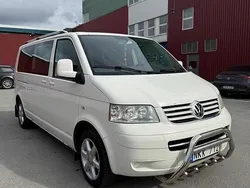 Vit Begagnad 2008 VW Caravelle Comfortline Minibuss | 69 900 kr