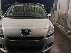 Vit Begagnad 2010 Peugeot 5008 Allure Minibuss | 45 000 kr (Bra pris)