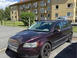 Röd Begagnad 2005 Volvo V50 Kinetic Kombi | 12 000 kr (Bra pris)