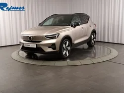Grå Begagnad 2023 Volvo XC40 Core SUV | 409 900 kr