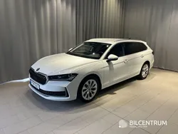Vit Ny 2025 Skoda Superb Selection Kombi | 459 900 kr (Bra pris)