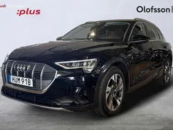 Svart Begagnad 2022 Audi e-tron Proline SUV | 429 900 kr (Marknadspris)