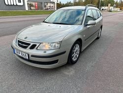 Ljusgul Begagnad 2006 Saab 9-3 Linear Kombi | 25 000 kr (Marknadspris)