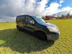 Svart Begagnad 2011 Citroën Berlingo Minibuss | 1 000 kr