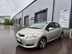 Silver Begagnad 2007 Toyota Auris Halvkombi | 39 700 kr (Marknadspris)