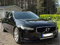 Svart Begagnad 2017 Volvo V90 Momentum Kombi | 155 000 kr (Marknadspris)