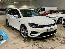 Vit (pure white) Begagnad 2020 VW Golf VII R-line Kombi | 198 800 kr (Bra pris)