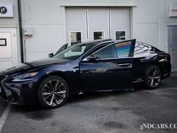 Mörkblå Begagnad 2017 Lexus LS500h Sport Line Sedan | 509 900 kr