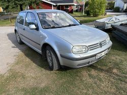 Silver Begagnad 2001 VW Golf IV Basis Halvkombi | 15 000 kr (Marknadspris)