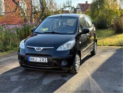 Svart Begagnad 2010 Hyundai i10 Halvkombi | 27 500 kr (Marknadspris)