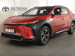 Röd Begagnad 2022 Toyota bZ4X Active SUV | 339 900 kr (Superpris)