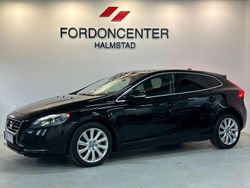Svart Begagnad 2012 Volvo V40 Momentum Halvkombi | 128 900 kr (Lite dyr)